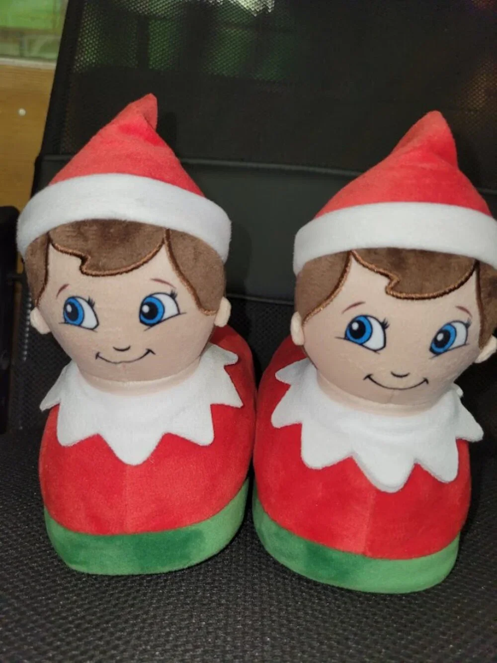 The Elf on the Shelf Plush Slippers Kids Size 9/10 Christmas Holiday Shoes